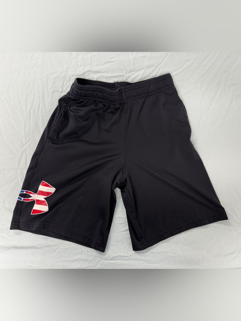 Under Armour Boys Youth Medium Black Athletic Shorts with Patriotic Flag Logos